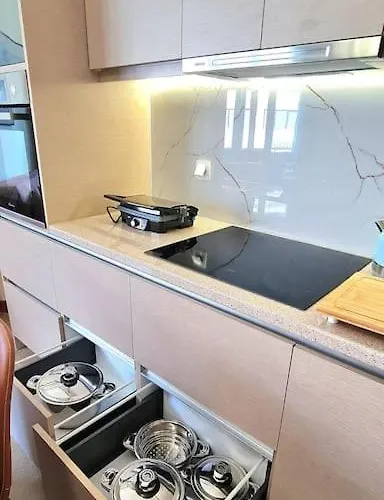 Lefkatas Downtown Apartment *